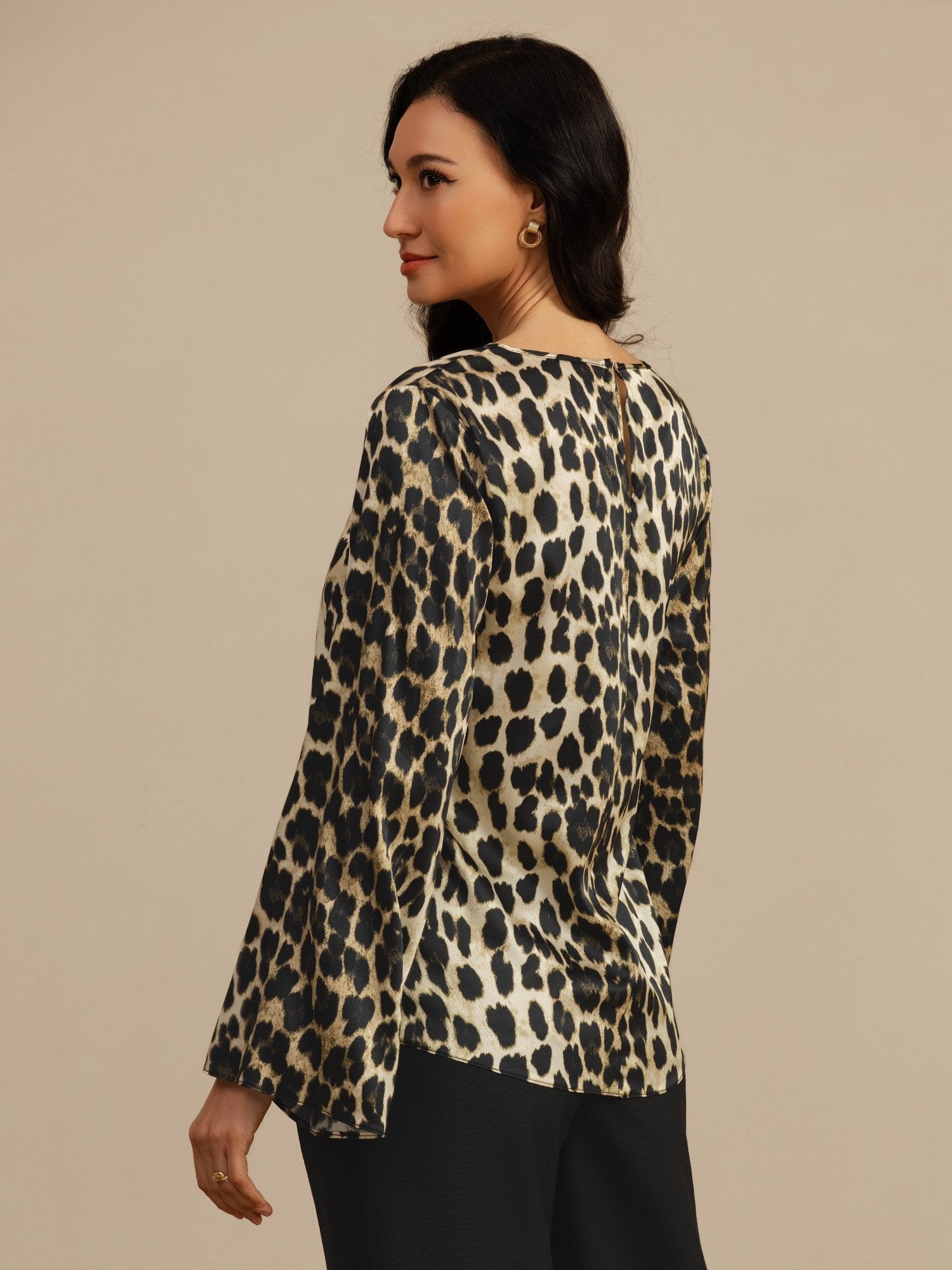[Leopard] SilkSilky-DE 19Momme Langärmelig U-Boot-Ausschnitt Bluse 002