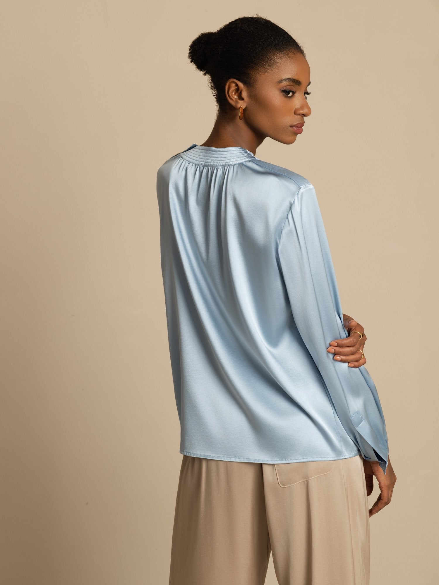 [Graublau] SilkSilky-DE 19Momme Seide Langärmelig Rundhalsausschnitt Bluse 002
