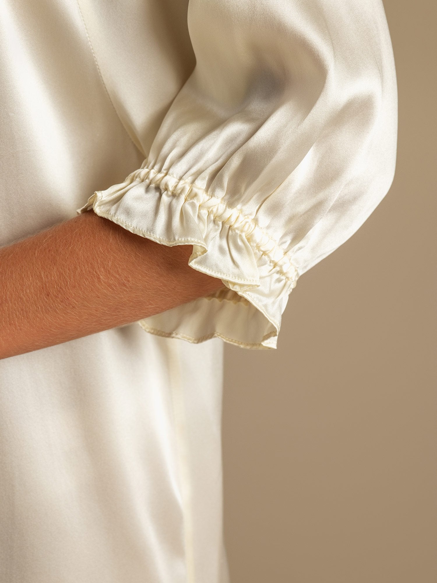 [Weiß] SilkSilky-DE Reine Seide Nightgown 005