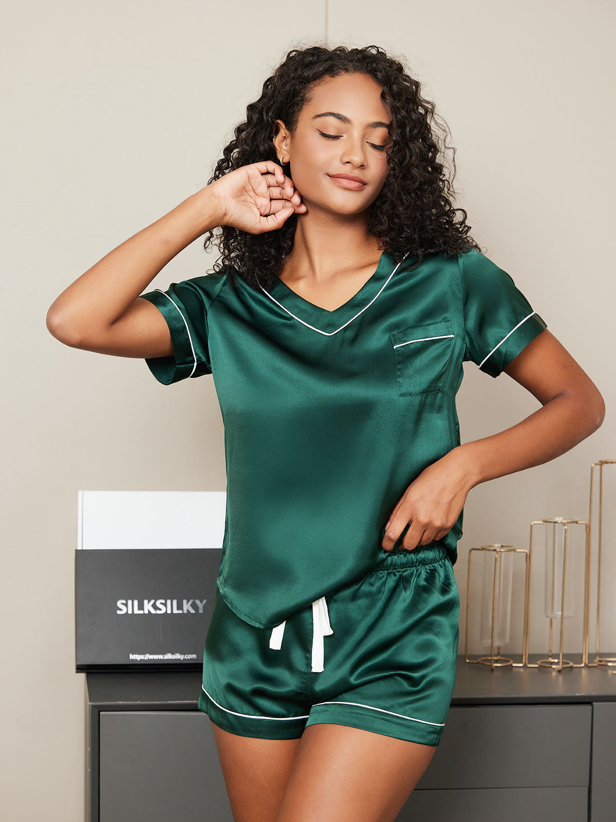 [Grün] SilkSilky-DE Short Sleeve V Neck Damen Pyjamas 001