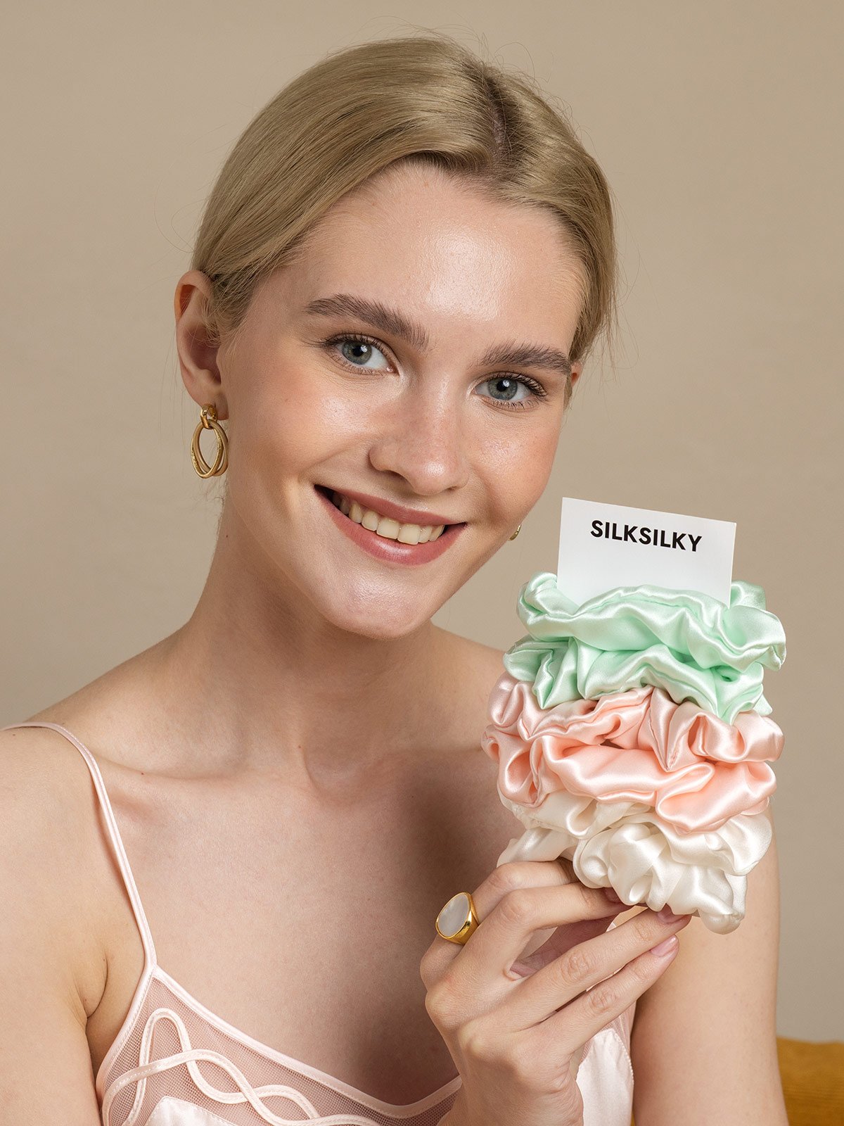 [Group2] SilkSilky-DE Scrunchie 003