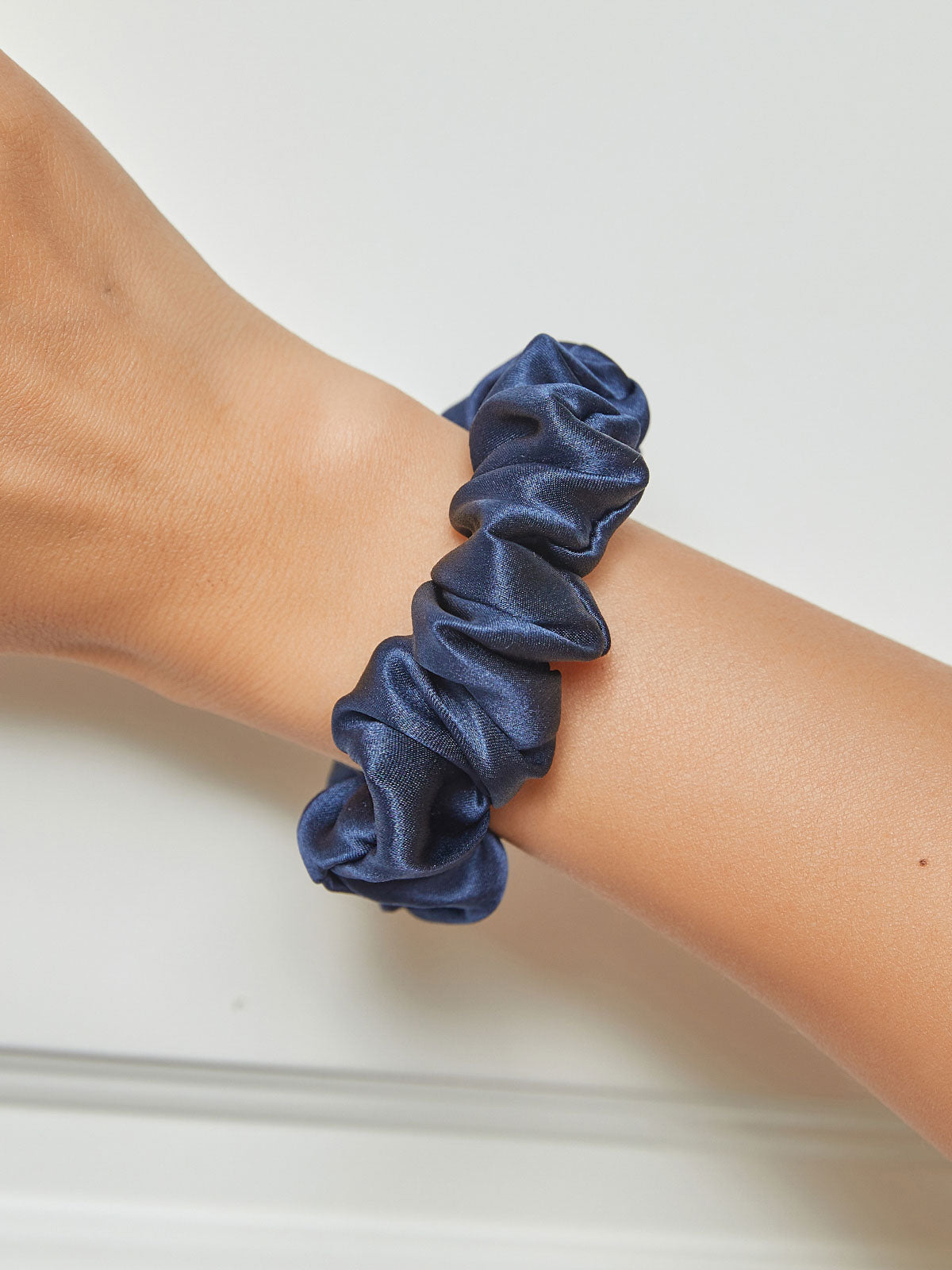 [Dunkelblau] SilkSilky-DE Reine Seide Scrunchie 001,