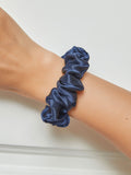 SilkSilky DE 19Momme Reine Seide Scrunchie Dunkelblau 001