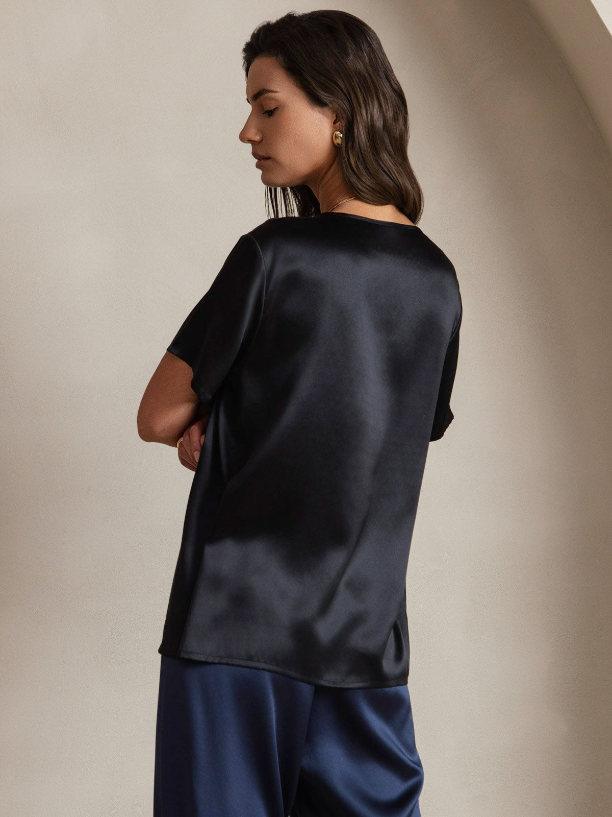 SilkSilky-DE Reine Seide Kurzärmelig Rundkragen T-Shirt Schwarz 002