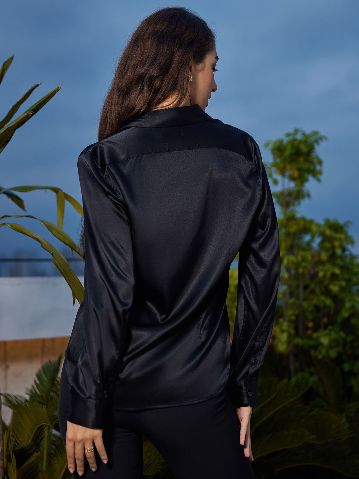[Schwarz] SilkSilky-DE Seide Umlegekragen Damenhemd 002