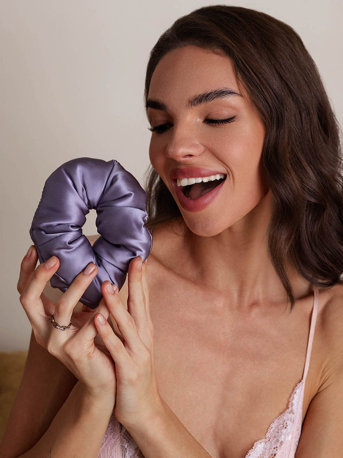 [Dunkelviolett] SilkSilky-DE Reine Seide Scrunchie 001