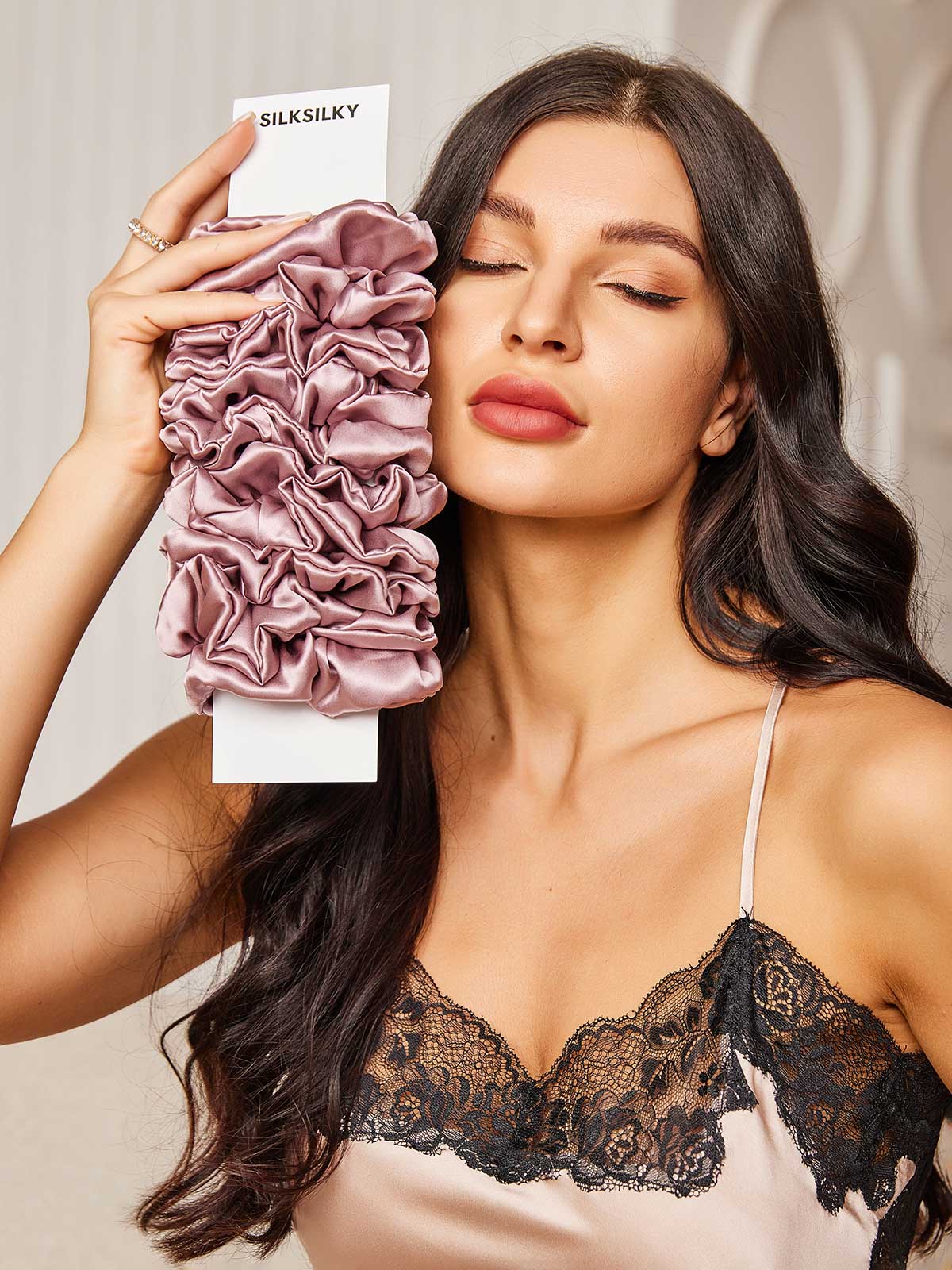 [Blasses Mauve] SilkSilky-DE 19Momme Reine Seide Scrunchie 002