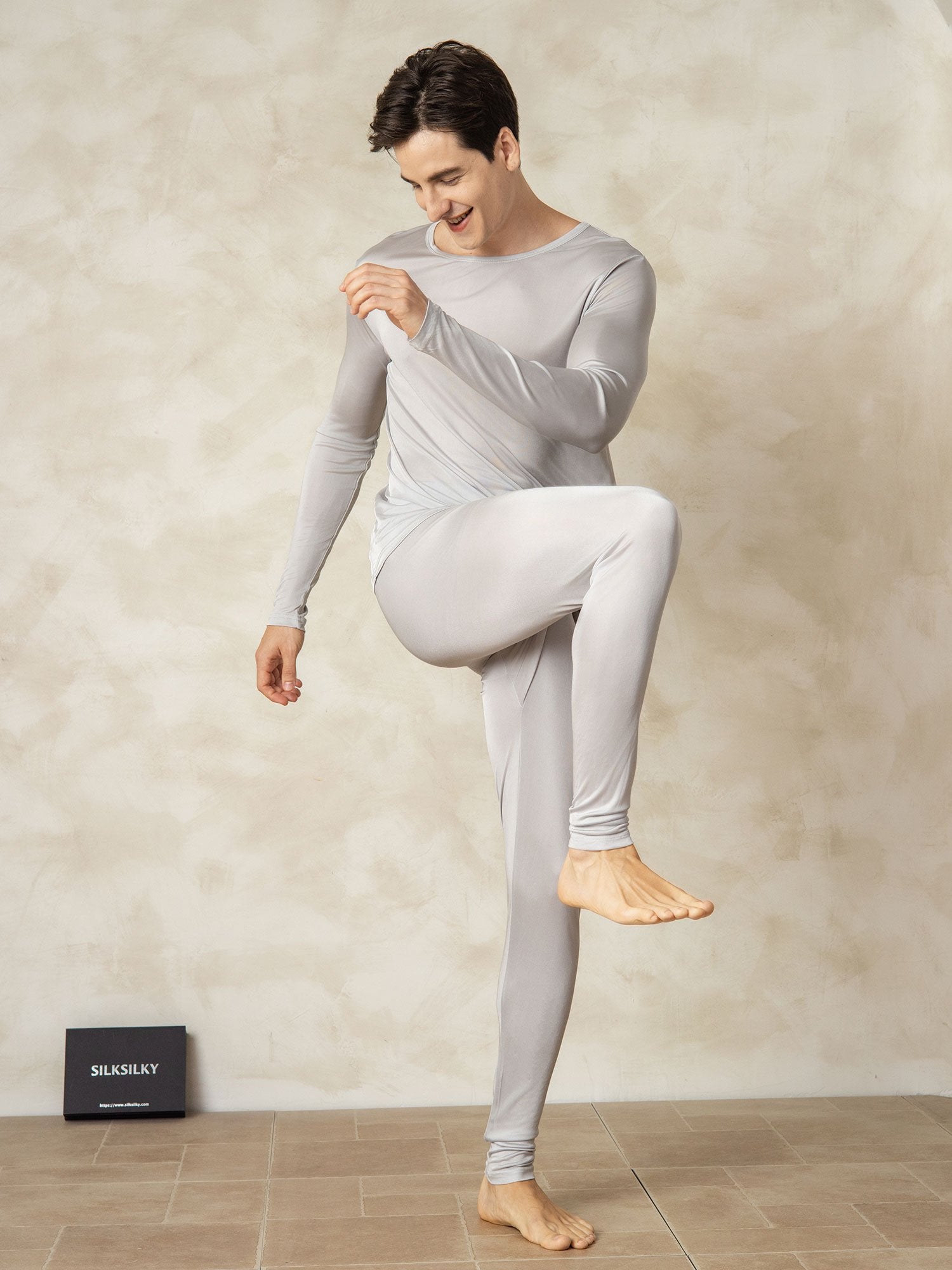 [Silber] SilkSilky-DE Seidenstrick Mens Pajamas 002