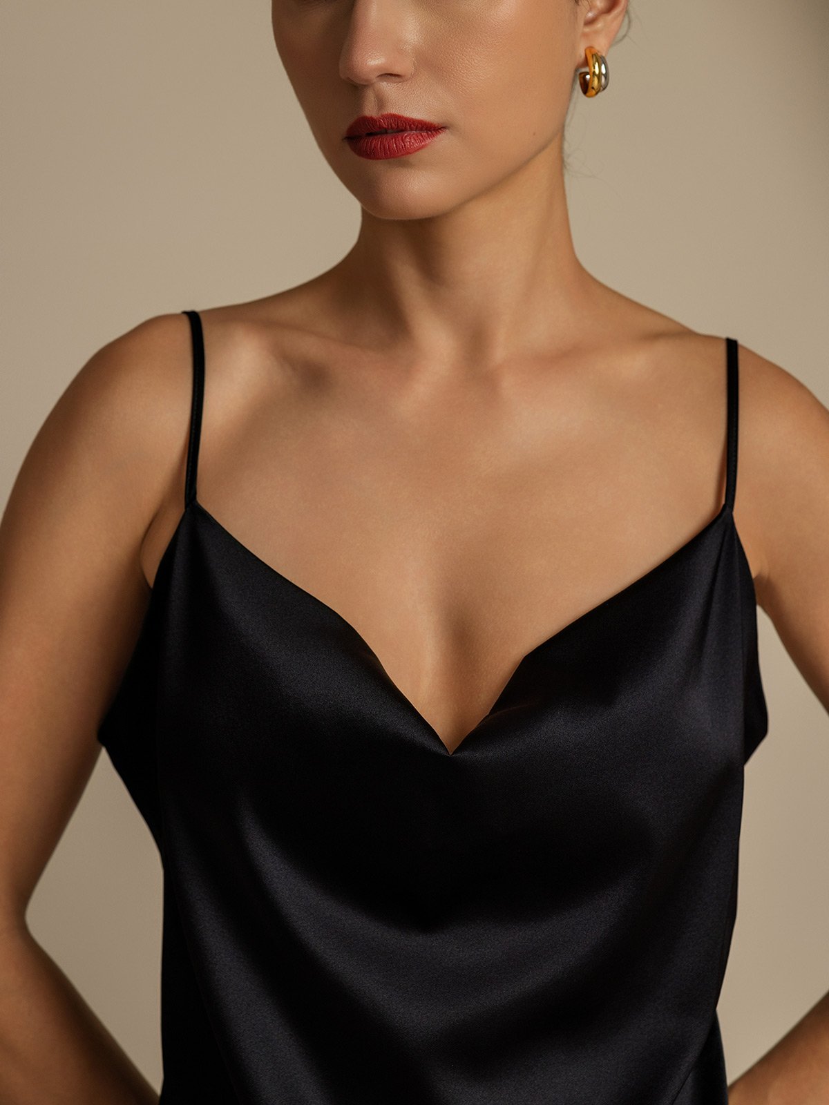 [Schwarz] SilkSilky-DE 19Momme Spaghettiträger Wasserfallausschnitt Women''s Outfit Sets 004