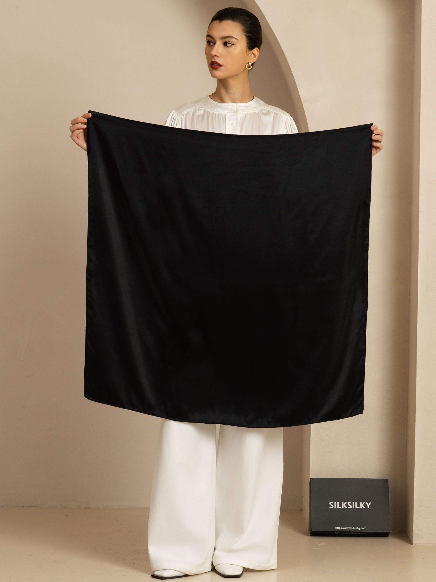 [Schwarz] SilkSilky-DE Pure Silk Scarf 003