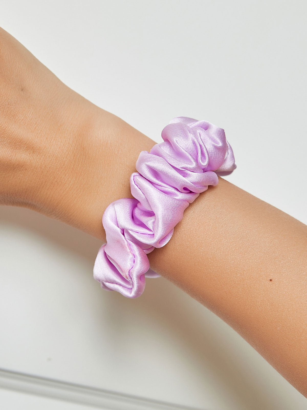 [Lavendel] SilkSilky-DE 19Momme Reine Seide Scrunchie 001