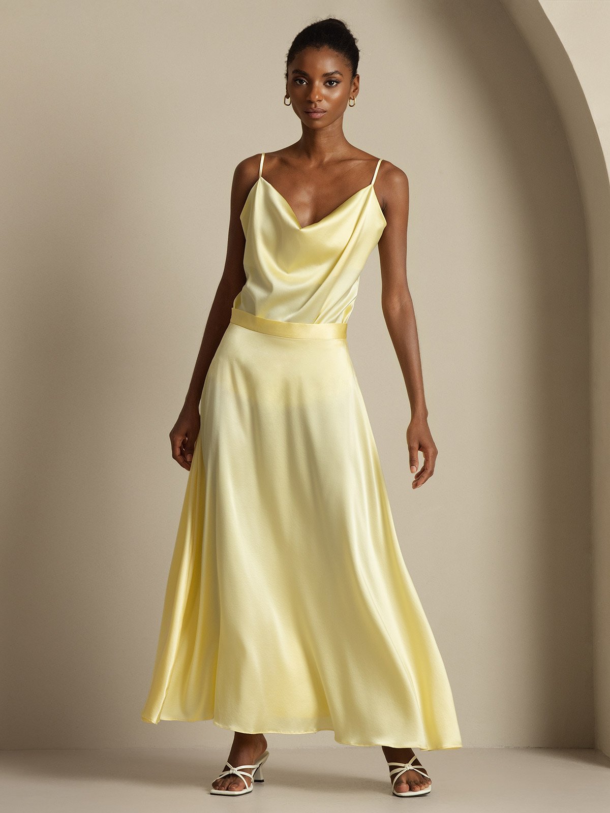 [Hellgelb] SilkSilky-DE 19Momme Spaghettiträger Wasserfallausschnitt Women''s Outfit Sets 001