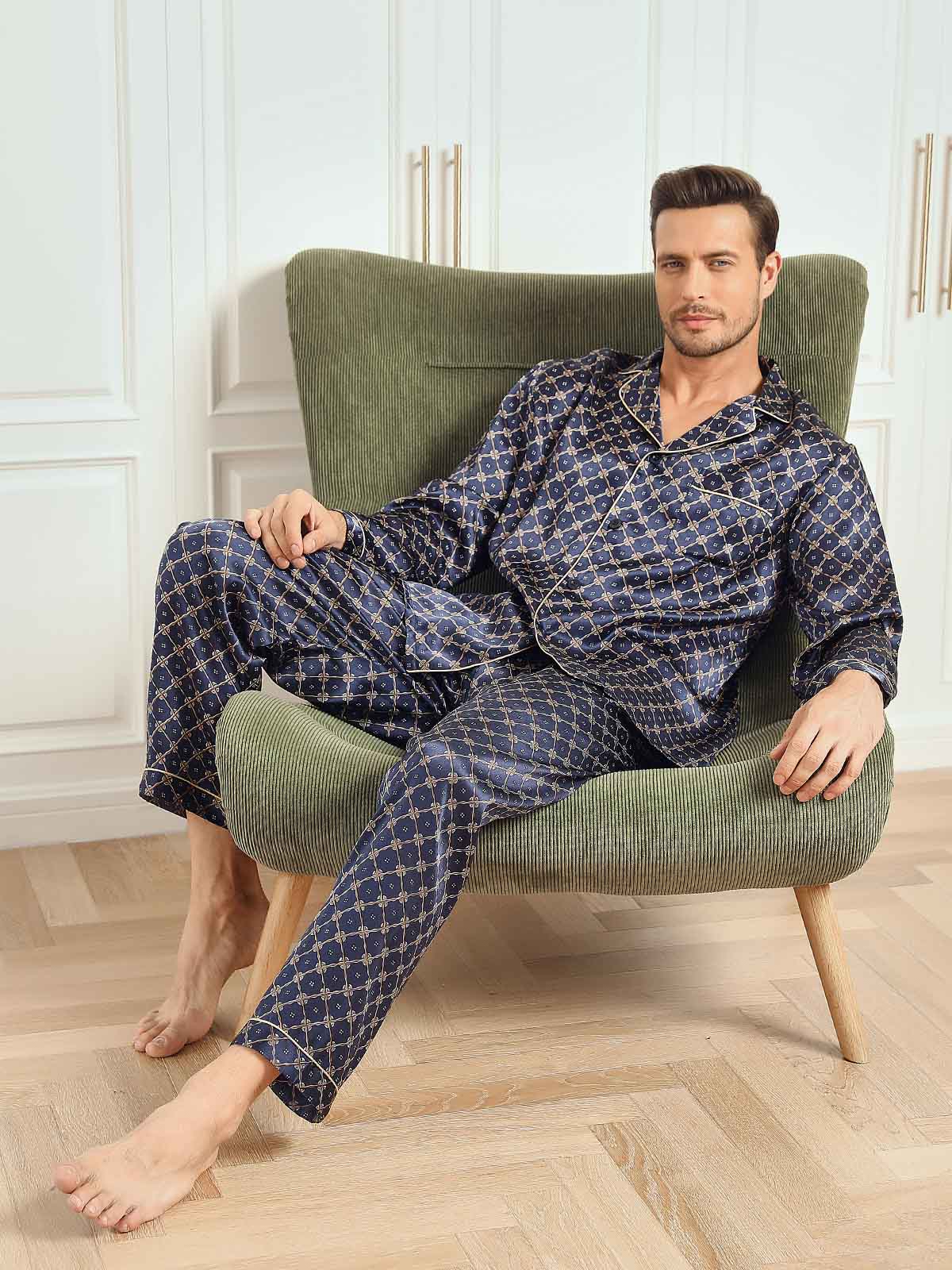 SilkSilky DE 19Momme Reine Seide Langärmelig Revers Herren Pyjamas Dunkelblau 001