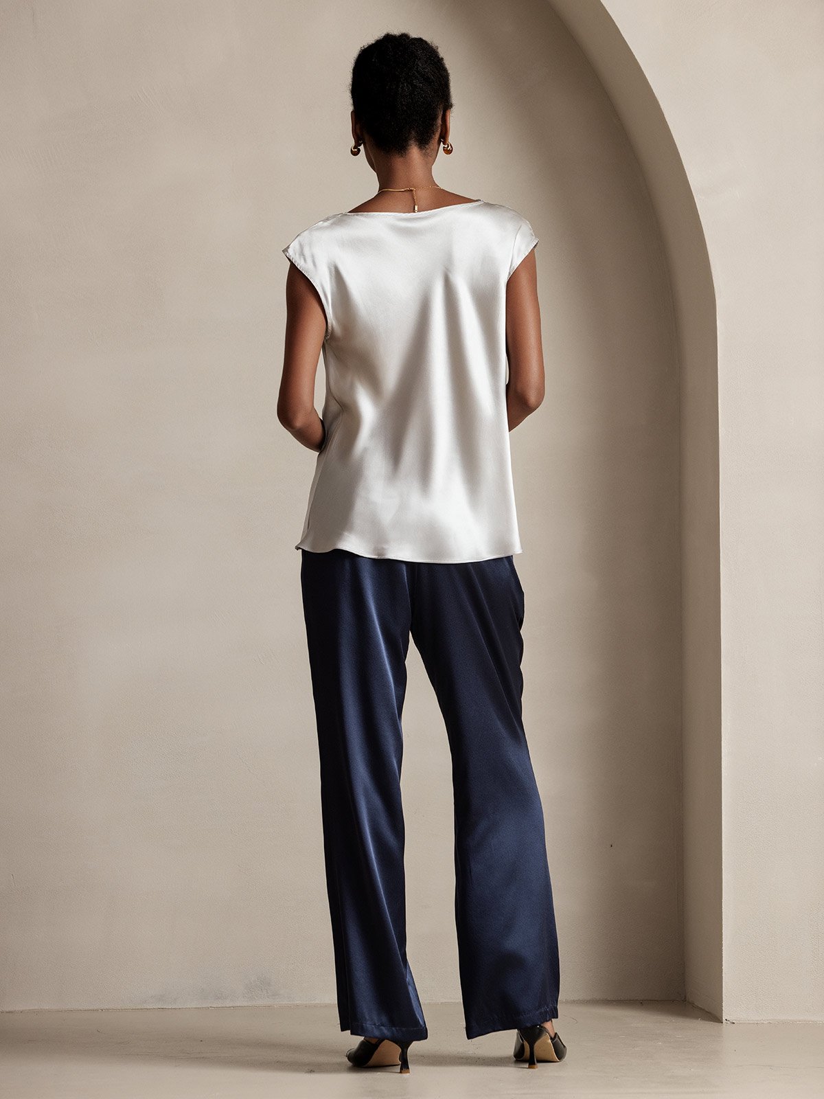 [Hellgrau] SilkSilky-DE 19Momme Seide Ärmellos Wasserfallausschnitt T-Shirt 002