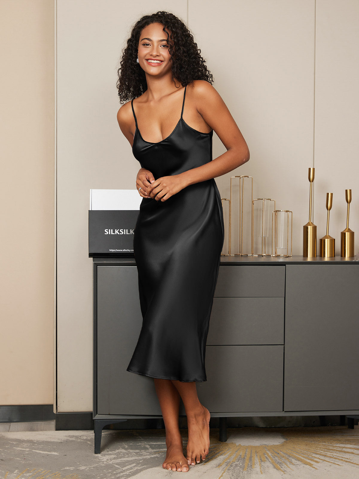 [Schwarz] SilkSilky-DE Spaghettiträger V Ausschnitt Nachthemden 002