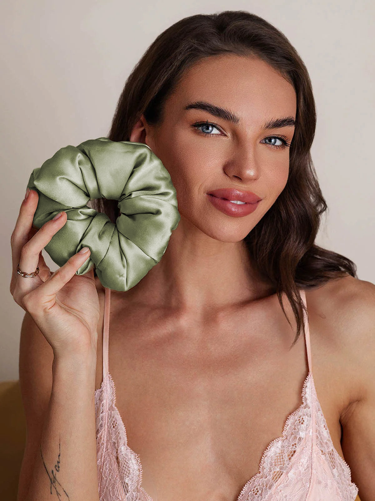 [Hellgrün] SilkSilky-DE Reine Seide Scrunchie 003