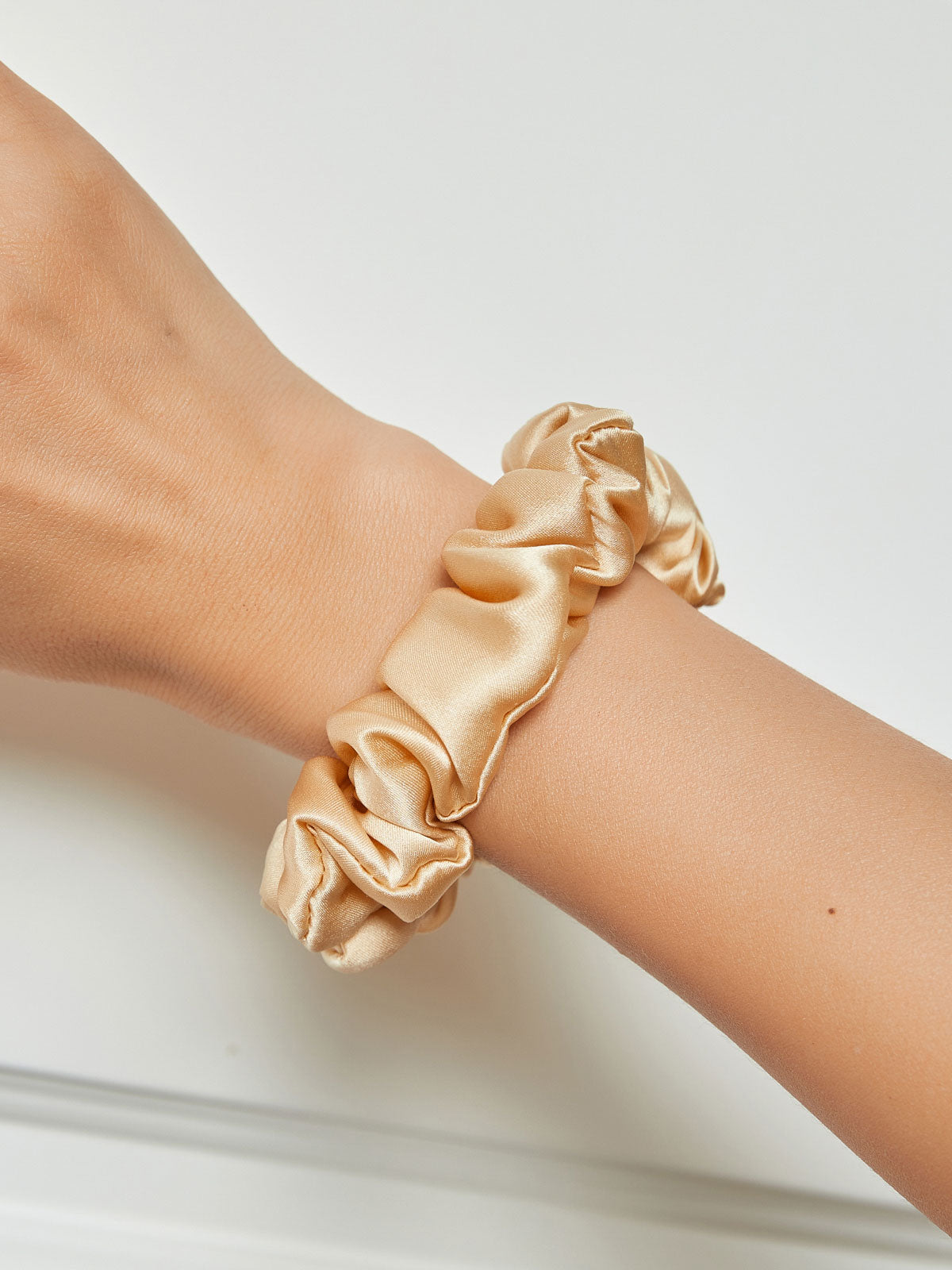 [Champagner] SilkSilky-DE 19Momme Reine Seide Scrunchie 001