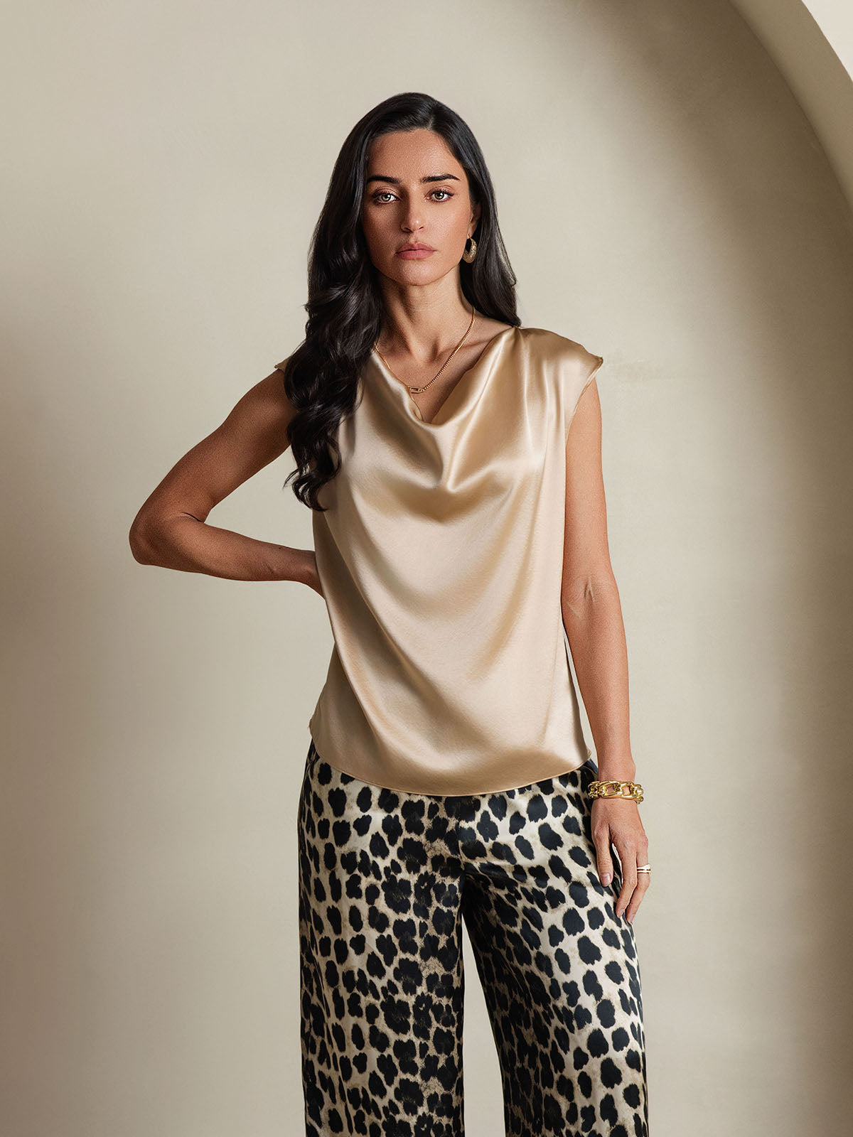 [Champagner] SilkSilky-DE 19Momme Seide Ärmellos Wasserfallausschnitt T-Shirt 003