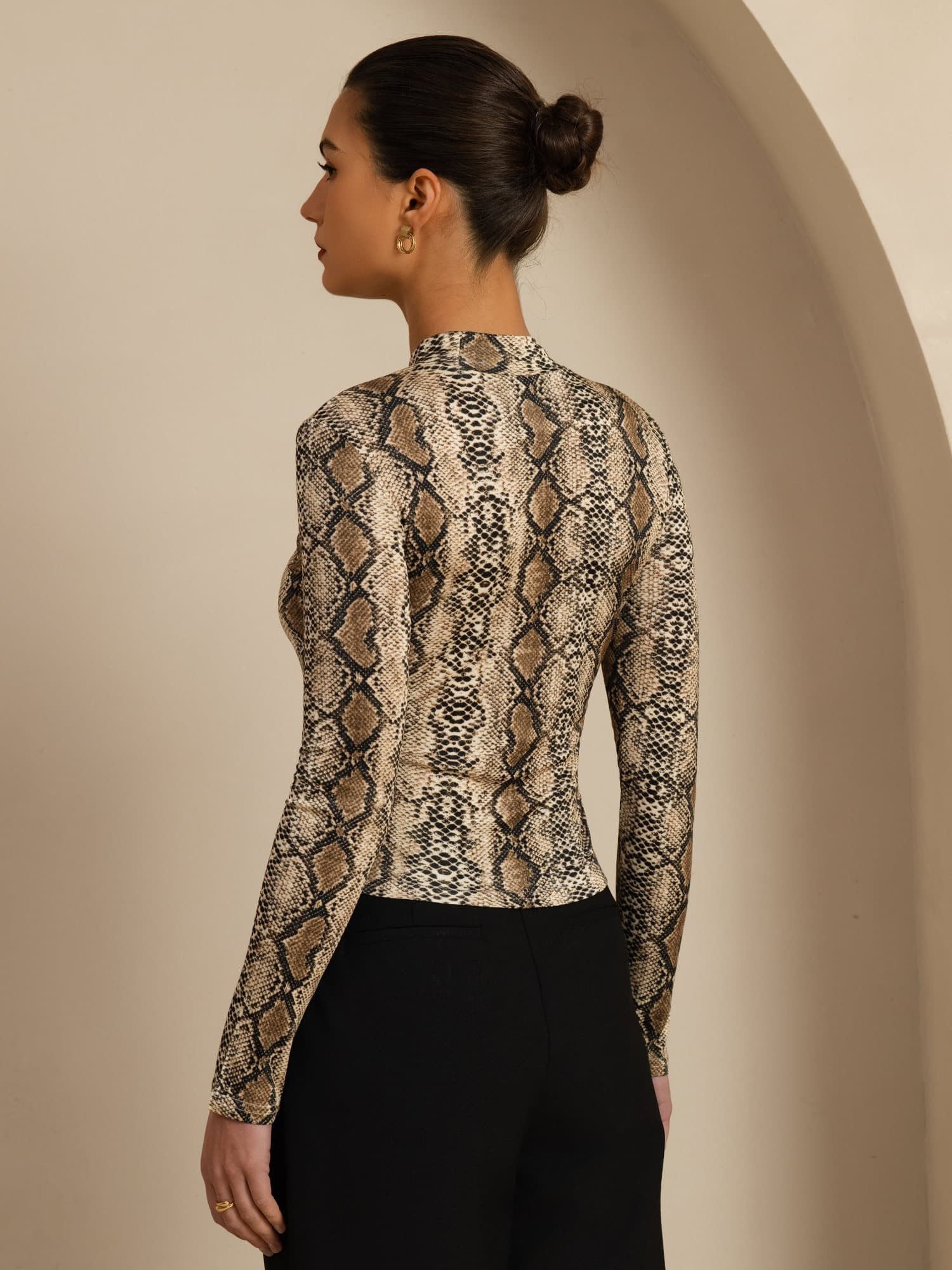 [Snakeskin] SilkSilky-DE Langärmelig Mock-Ausschnitt T-Shirt 002