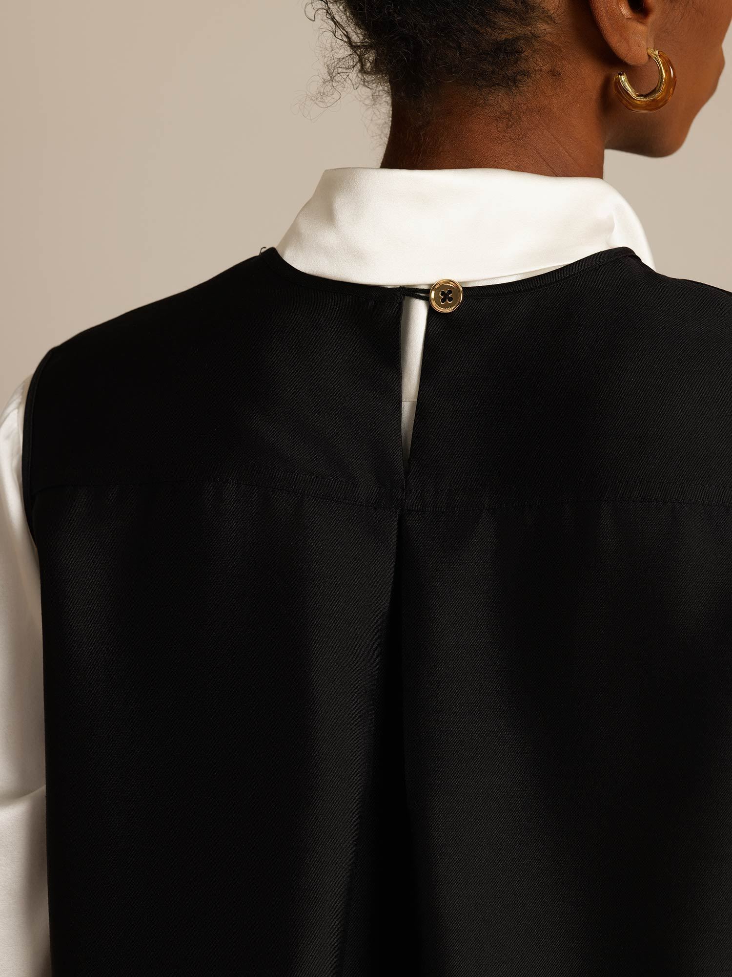 [Schwarz] SilkSilky-DE 32Momme Silk-Wool Blend Womens Vest 005,