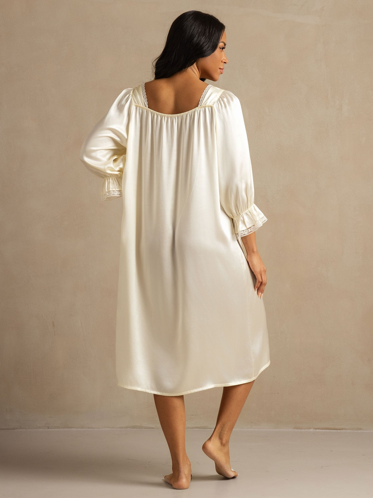 [Weiß] SilkSilky-DE Reine Seide Nightgown 002