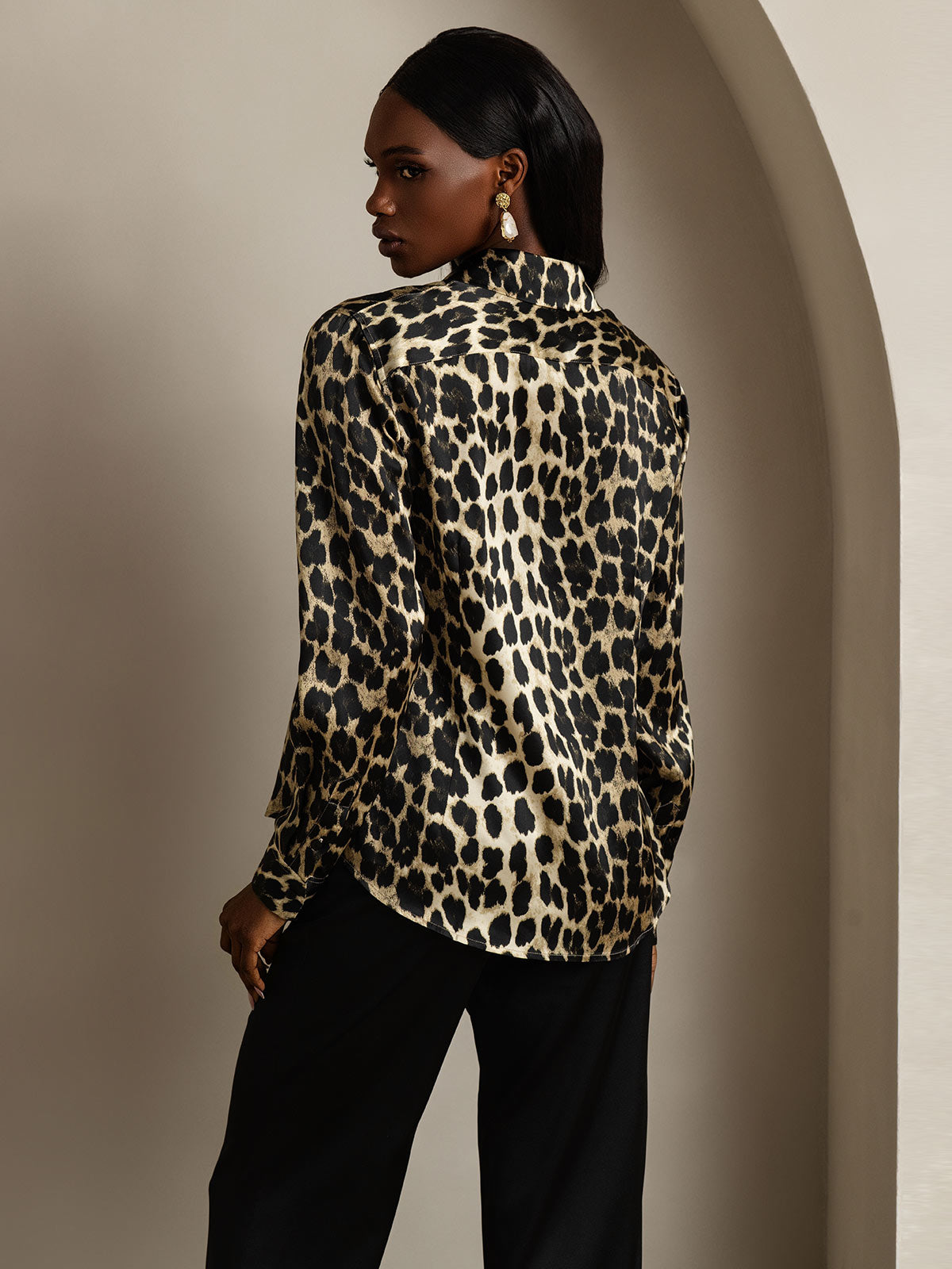 SilkSilky-DE Seide Langärmelig Umlegekragen Damenhemd Leopard 002