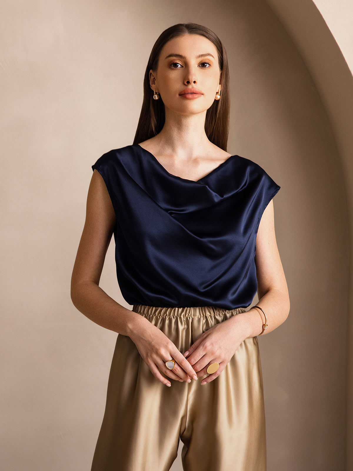 [Dunkelblau] SilkSilky-DE 19Momme Seide Ärmellos Wasserfallausschnitt T-Shirt 003