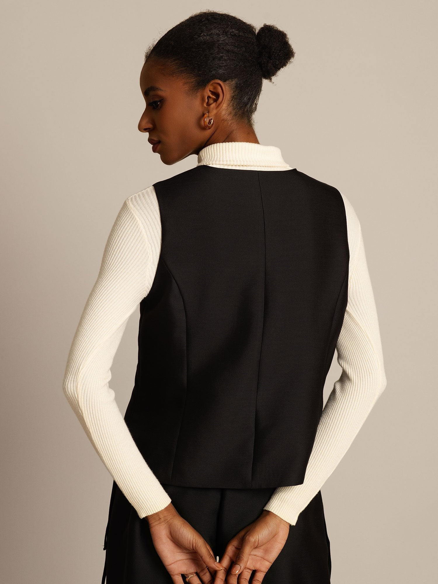 [Schwarz] SilkSilky-DE 32Momme Silk-Wool Blend Womens Vest 002,