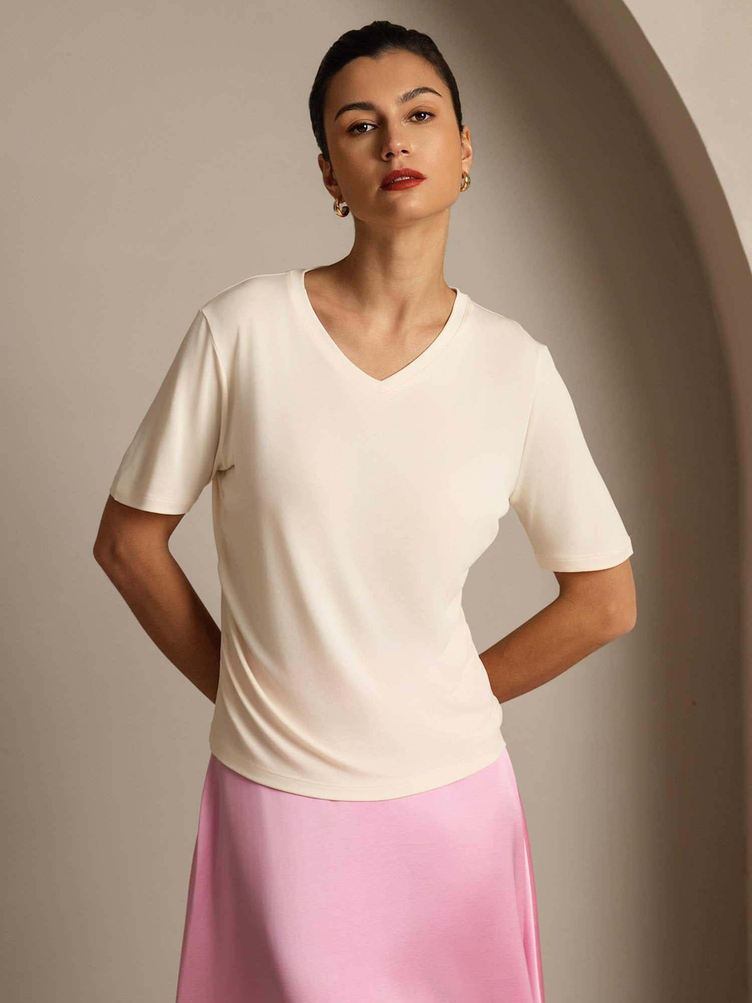 [Beige] SilkSilky-DE Reine Seide V Ausschnitt T-Shirt 001