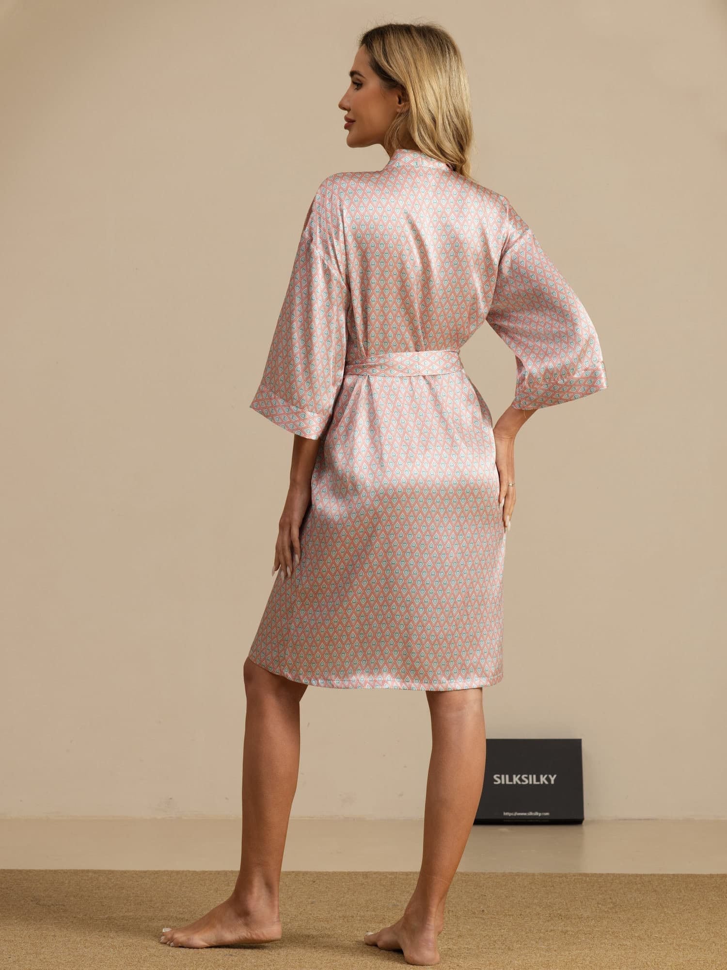 [Rosa Herz Geo] SilkSilky-DE 3/4-lange Ärmel Damen Morgenmantel 002