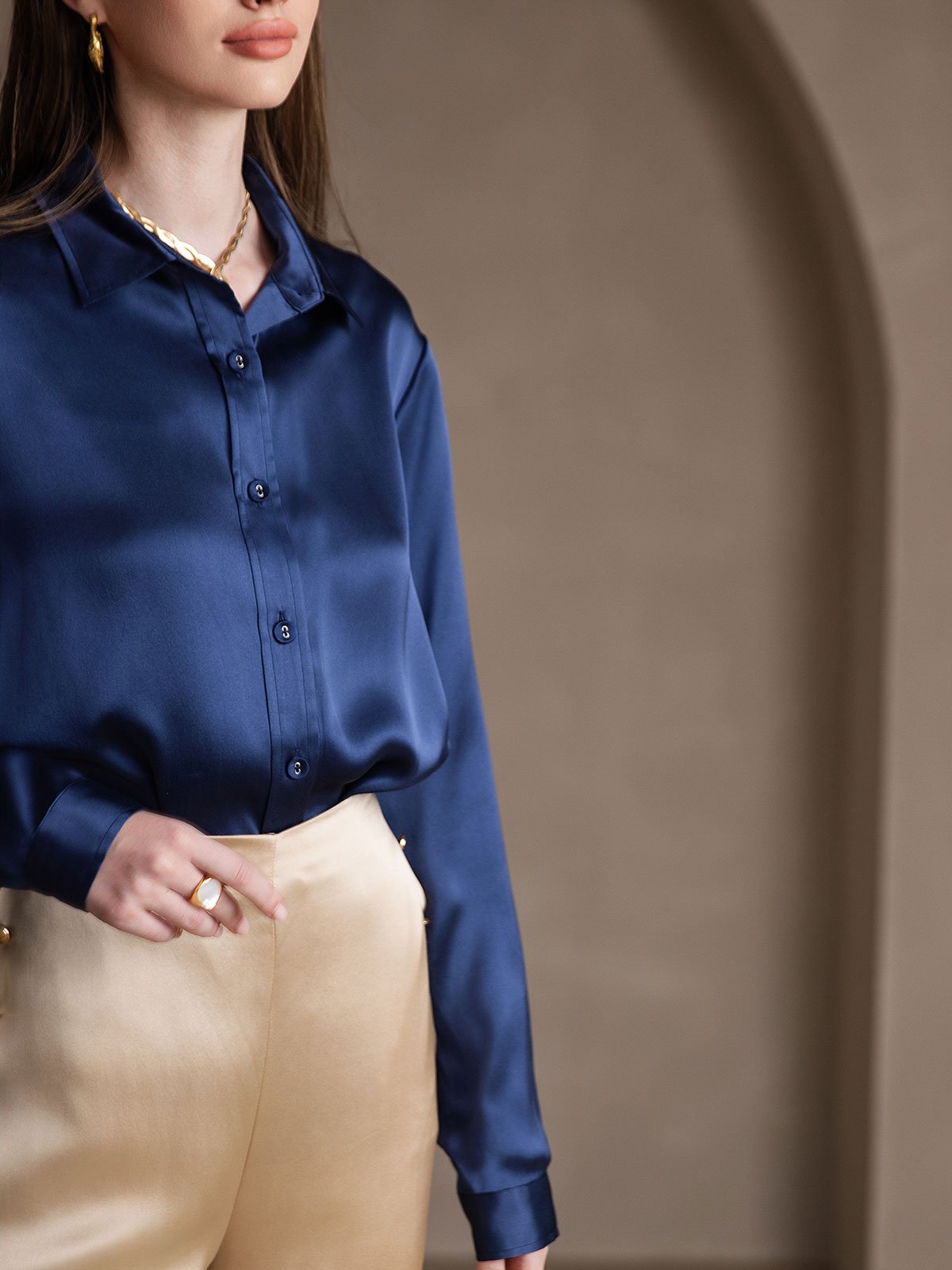 SilkSilky-DE 19Momme Seide Langärmelig Umlegekragen Damenhemd Dunkelblau 006
