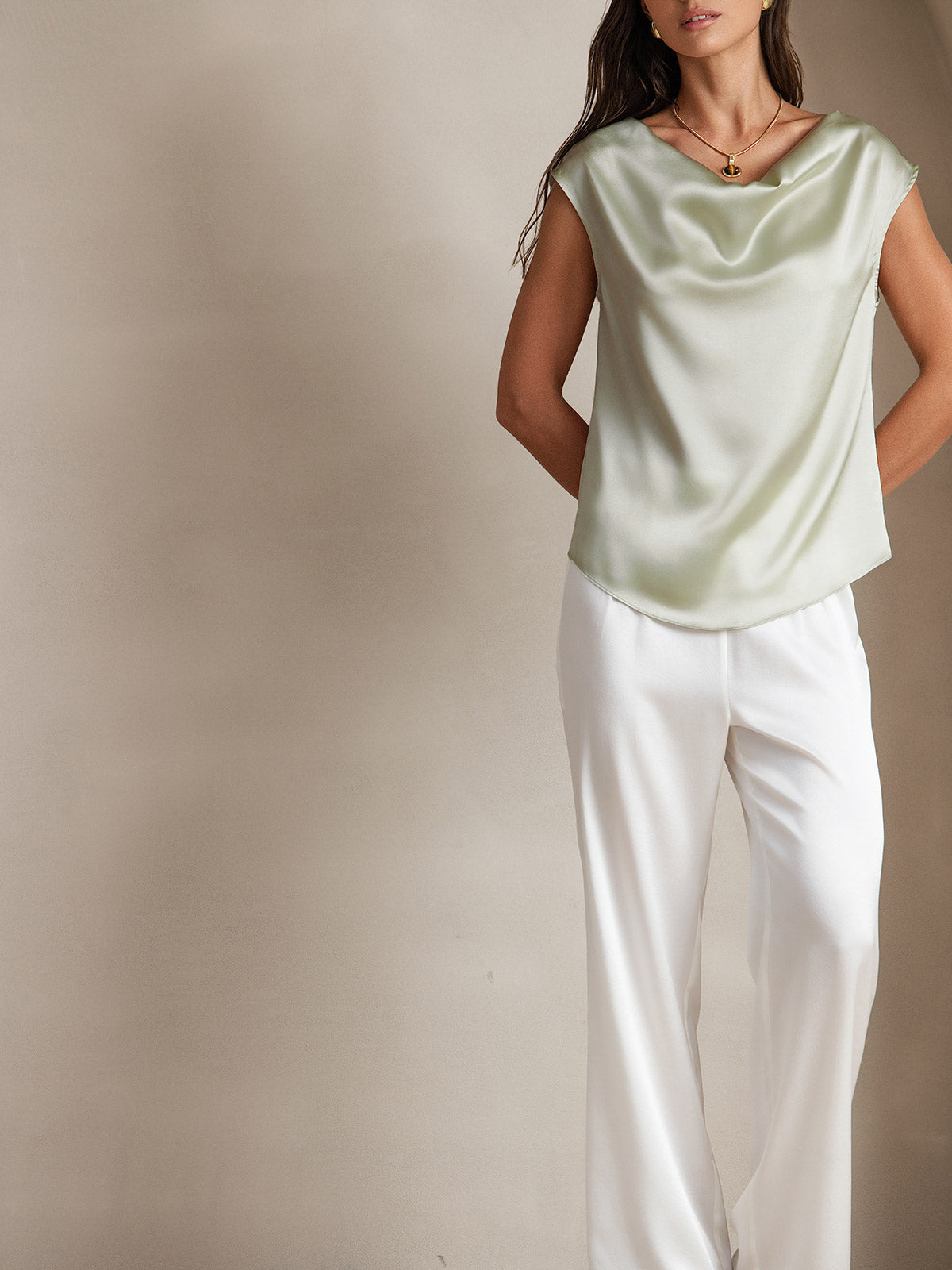 [Hellgrün] SilkSilky-DE 19Momme Seide Ärmellos Wasserfallausschnitt T-Shirt 004