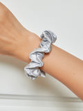 SilkSilky DE 19Momme Reine Seide Scrunchie Silber 001