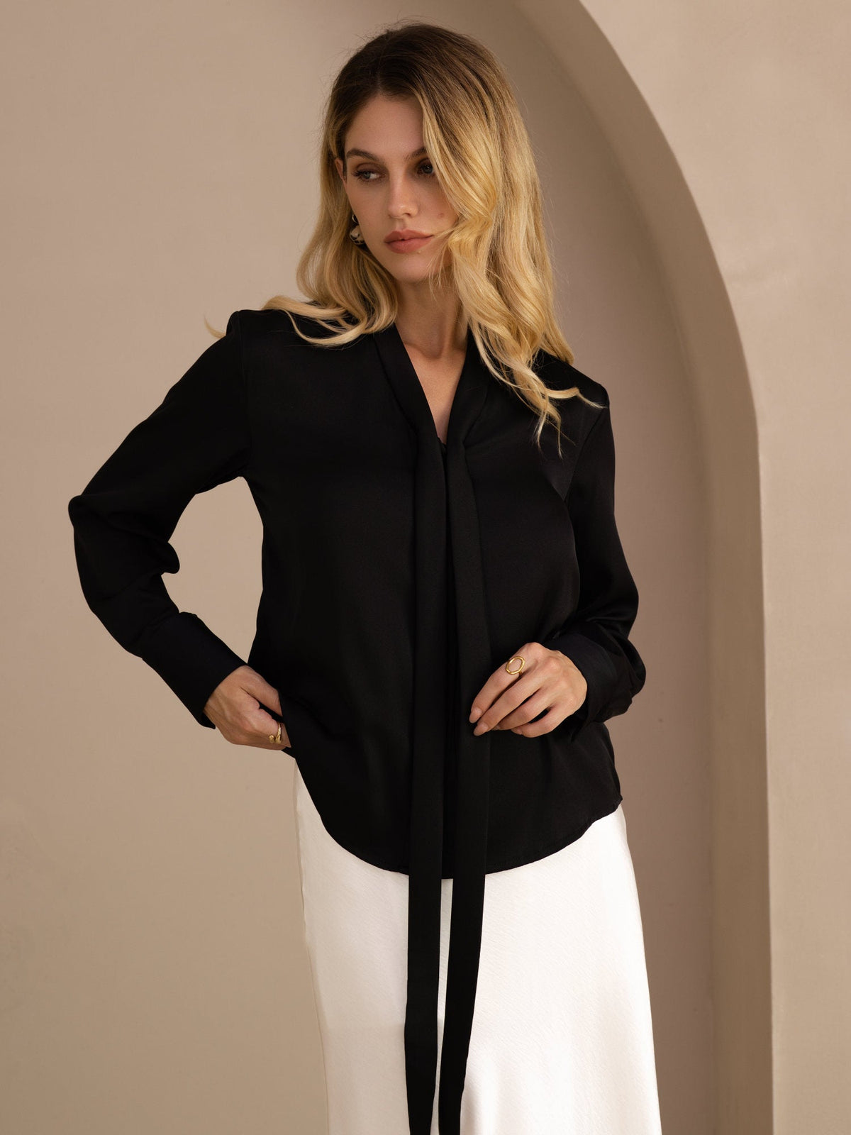 [Schwarz] SilkSilky-DE Long Sleeve Tie Neck Damenblusen 002