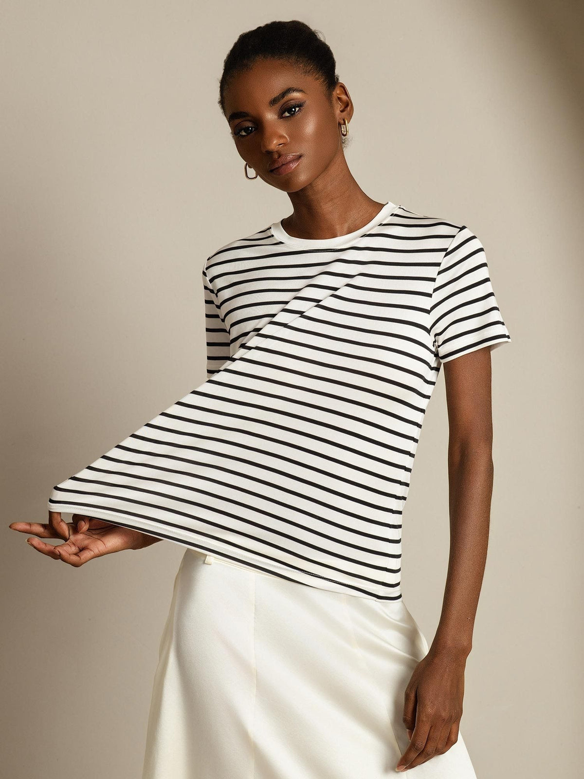 [Weißer Streifen] SilkSilky-DE Short Sleeve Crew-Ausschnitt T-Shirt 001