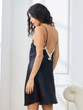 Chemise-Slip-Kleid aus reiner Seide mit V-Rücken