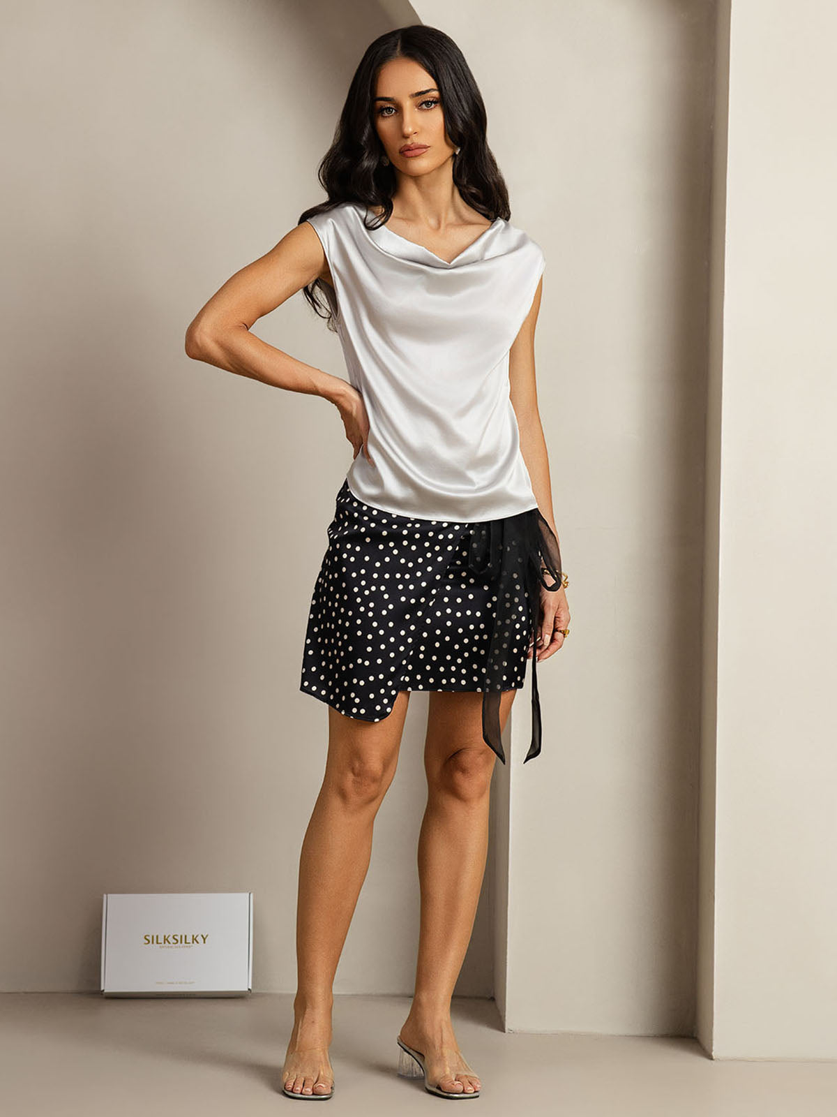 [Silber] SilkSilky-DE 19Momme Seide Ärmellos Wasserfallausschnitt T-Shirt 003