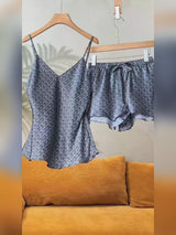 SilkSilky-DE Sleeveless V Neck Camisole-Set video 001